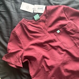 GARDE MALADE NEW Women’s red scrubs, Medium, NWT